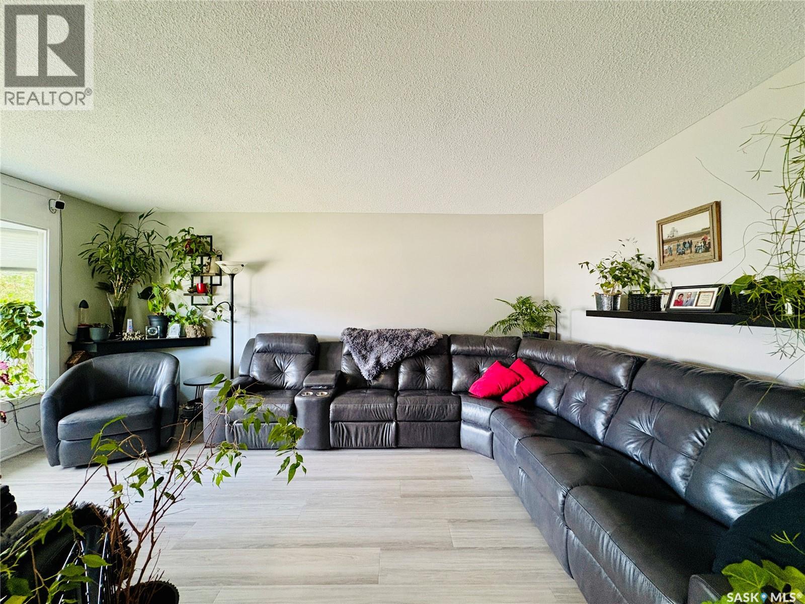 1230 Chaplin STREET E - photo 5