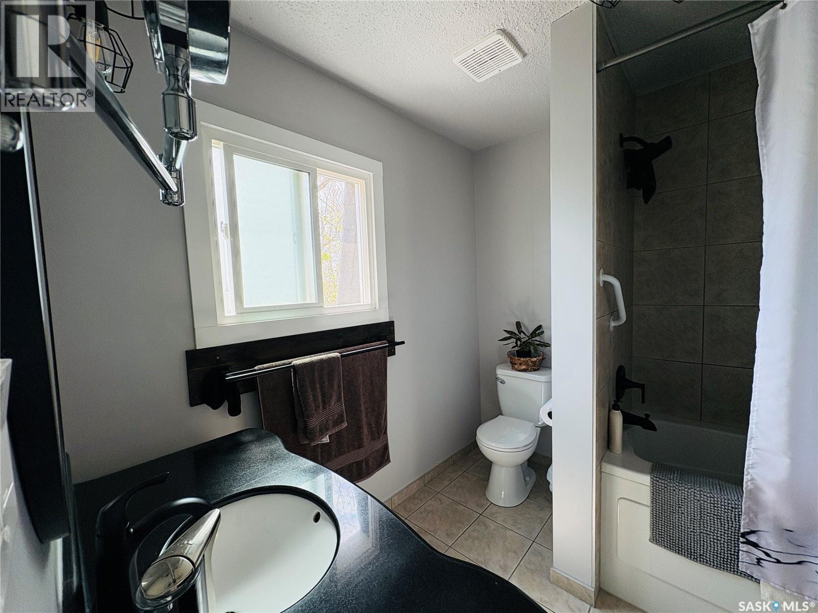 1230 Chaplin STREET E — photo 15