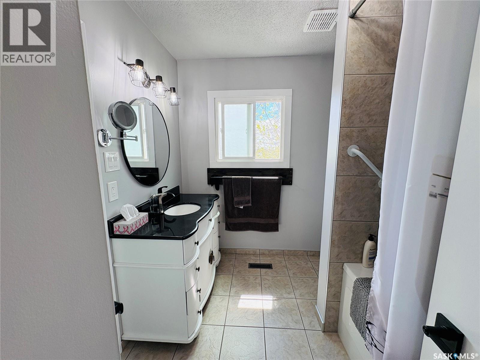 1230 Chaplin STREET E — photo 14