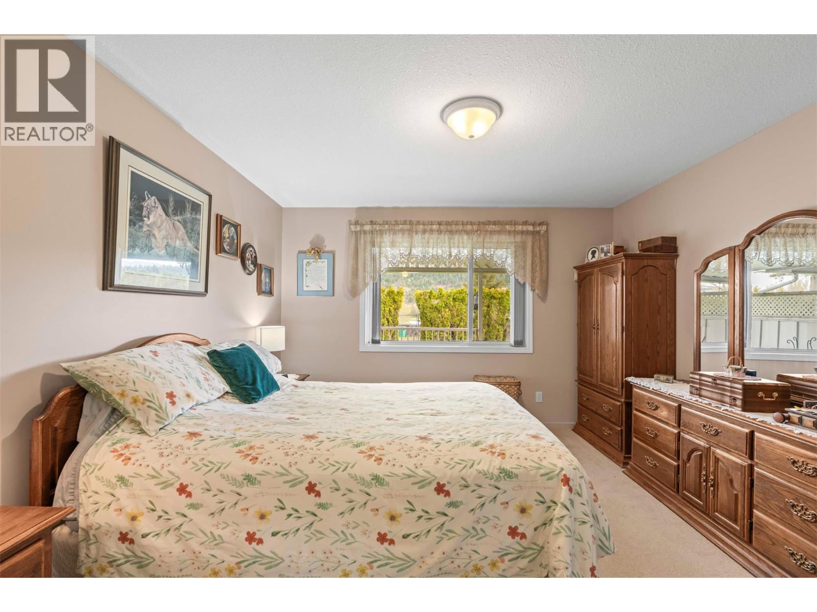 #8 2675 Pine Avenue - 22