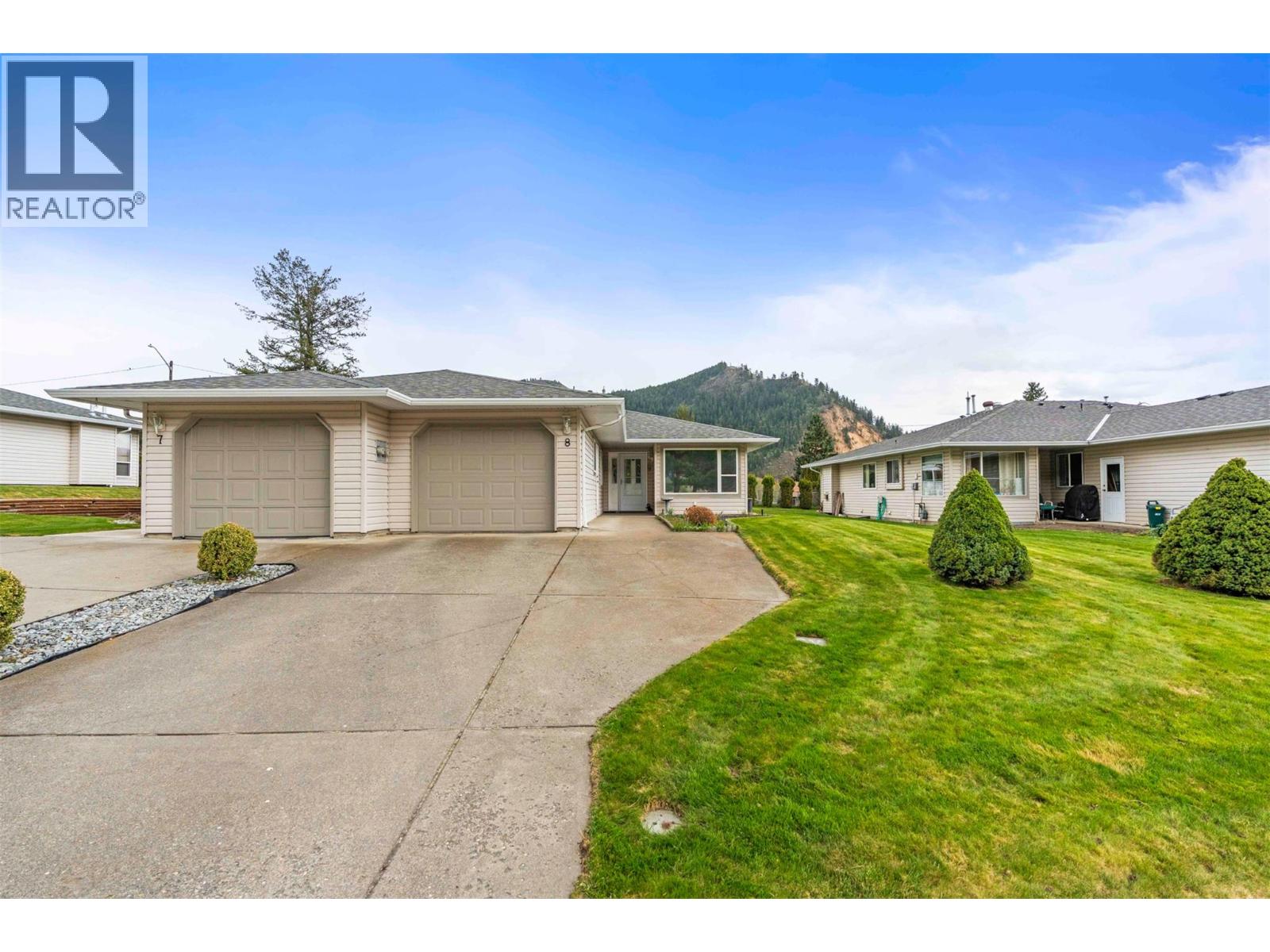 #8 2675 Pine Avenue - 42