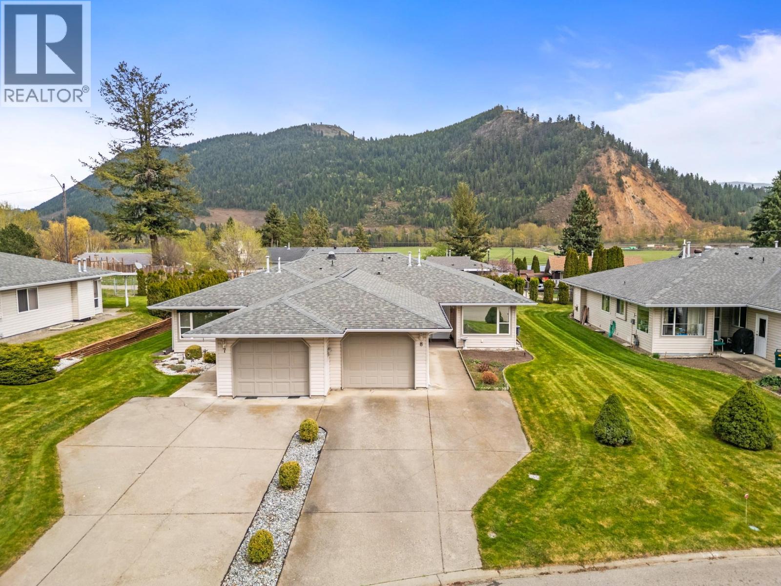 #8 2675 Pine Avenue - 48