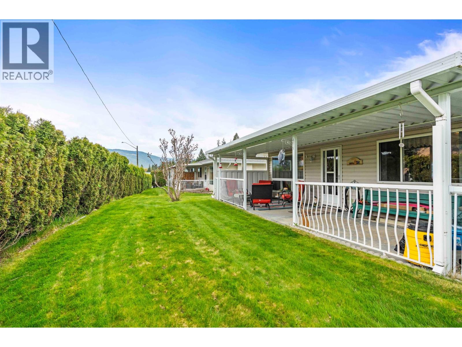 #8 2675 Pine Avenue - 44