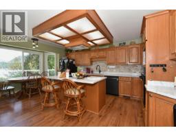 Primary Bedroom - 2860 Marine Drive, Blind Bay, BC V0E1H1 Photo 10