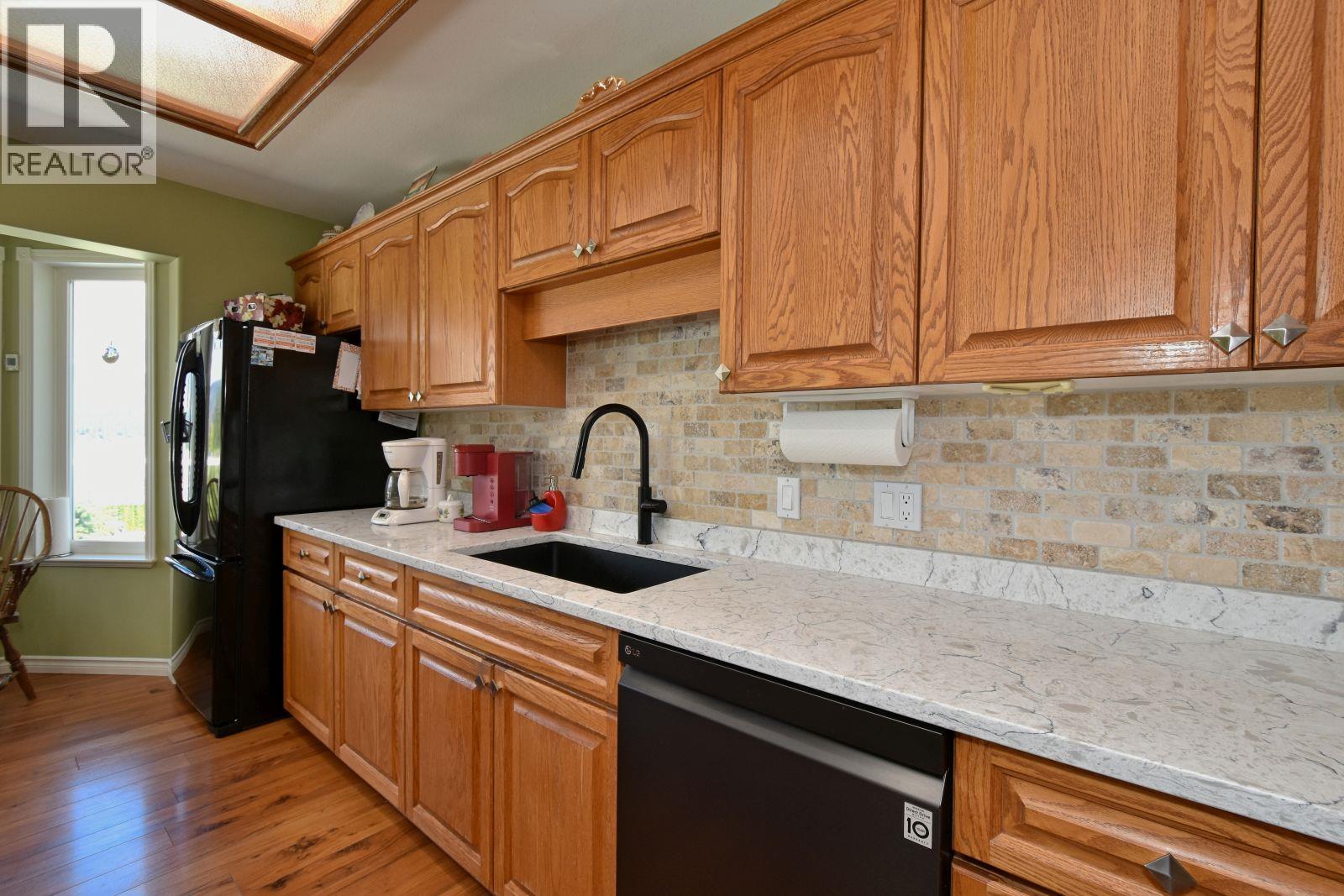 2860 Marine Drive - 15