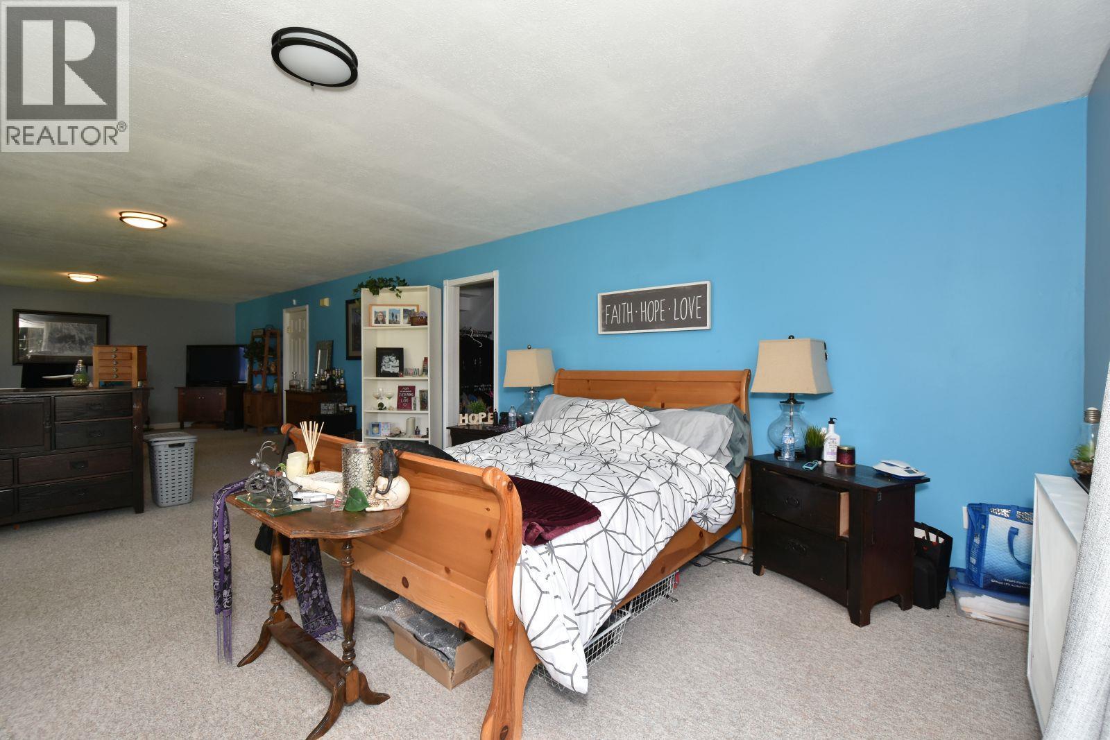 2860 Marine Drive - 39