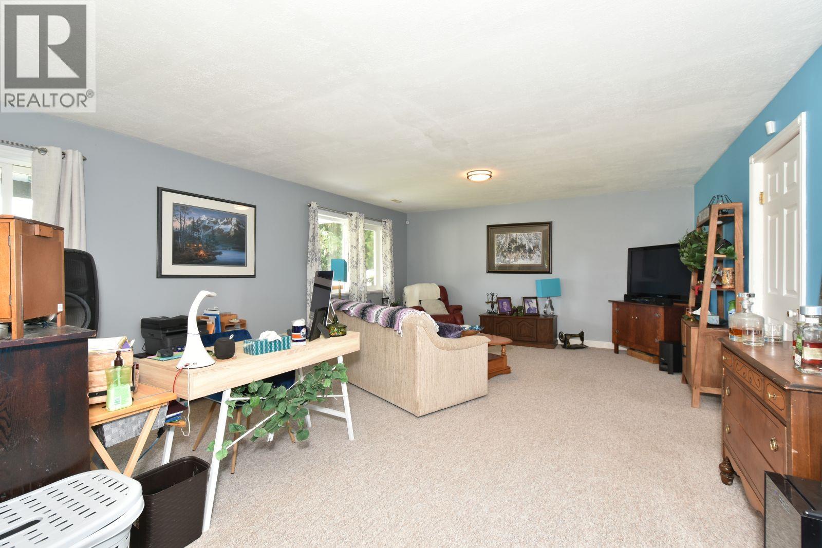 2860 Marine Drive - 37