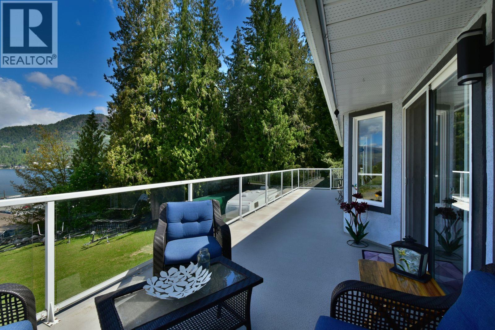 2860 Marine Drive, Blind Bay