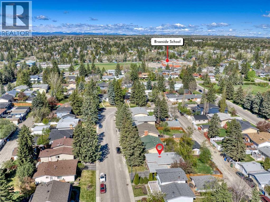 83 Brazeau Crescent SW - 4