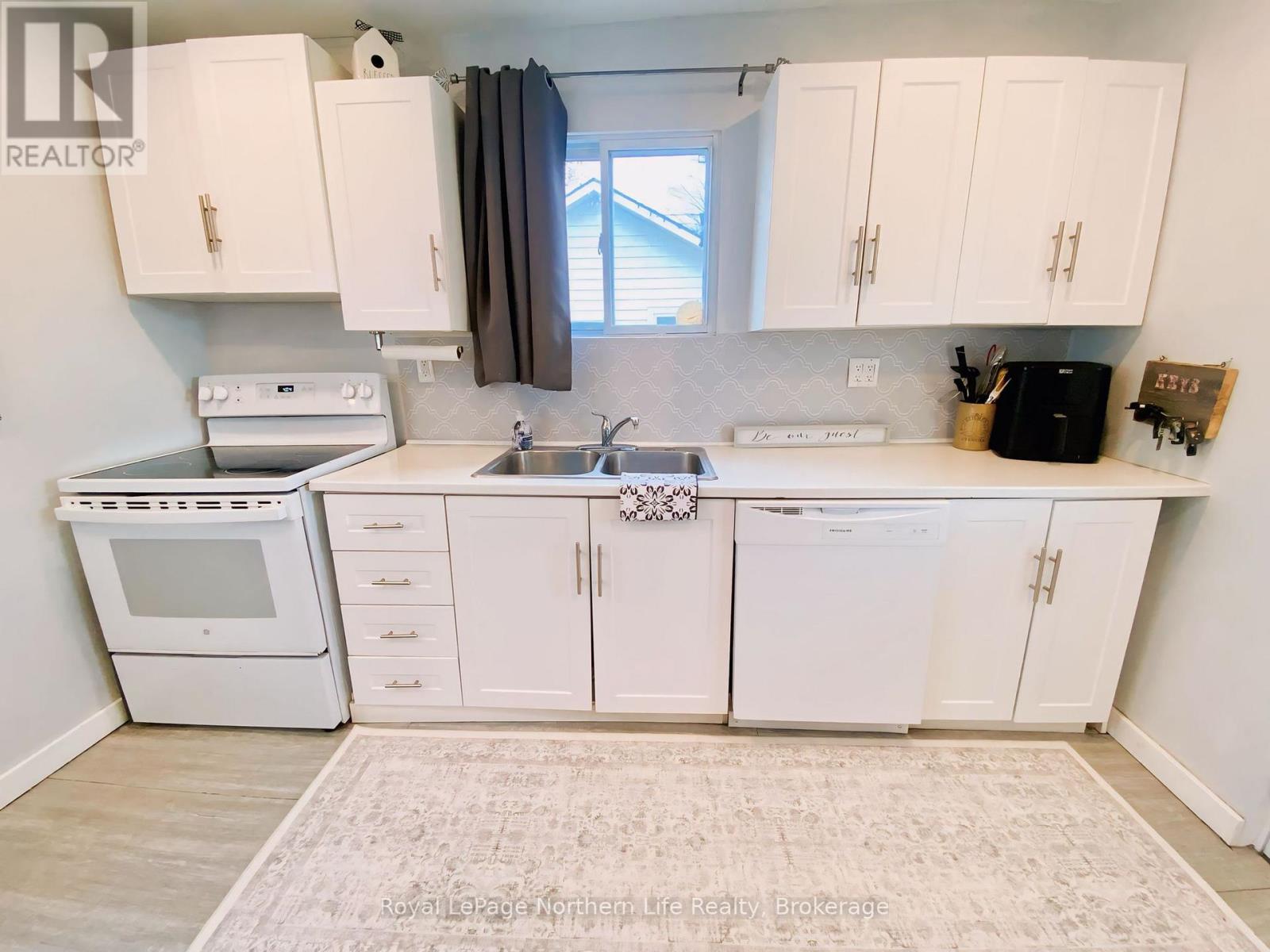 630 FIRST STREET S - 6