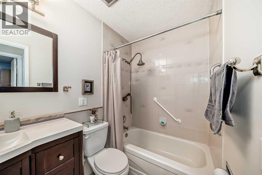 308 Cannington Place SW - 26