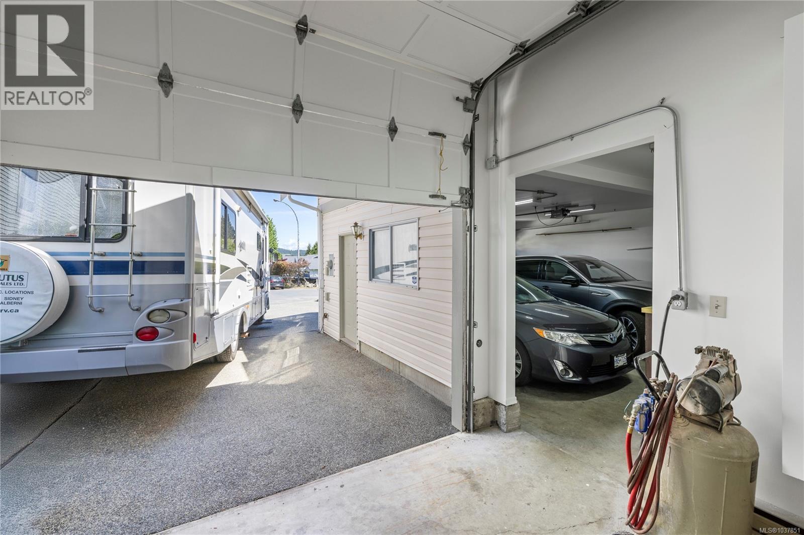 2142 Aaron Way - 39