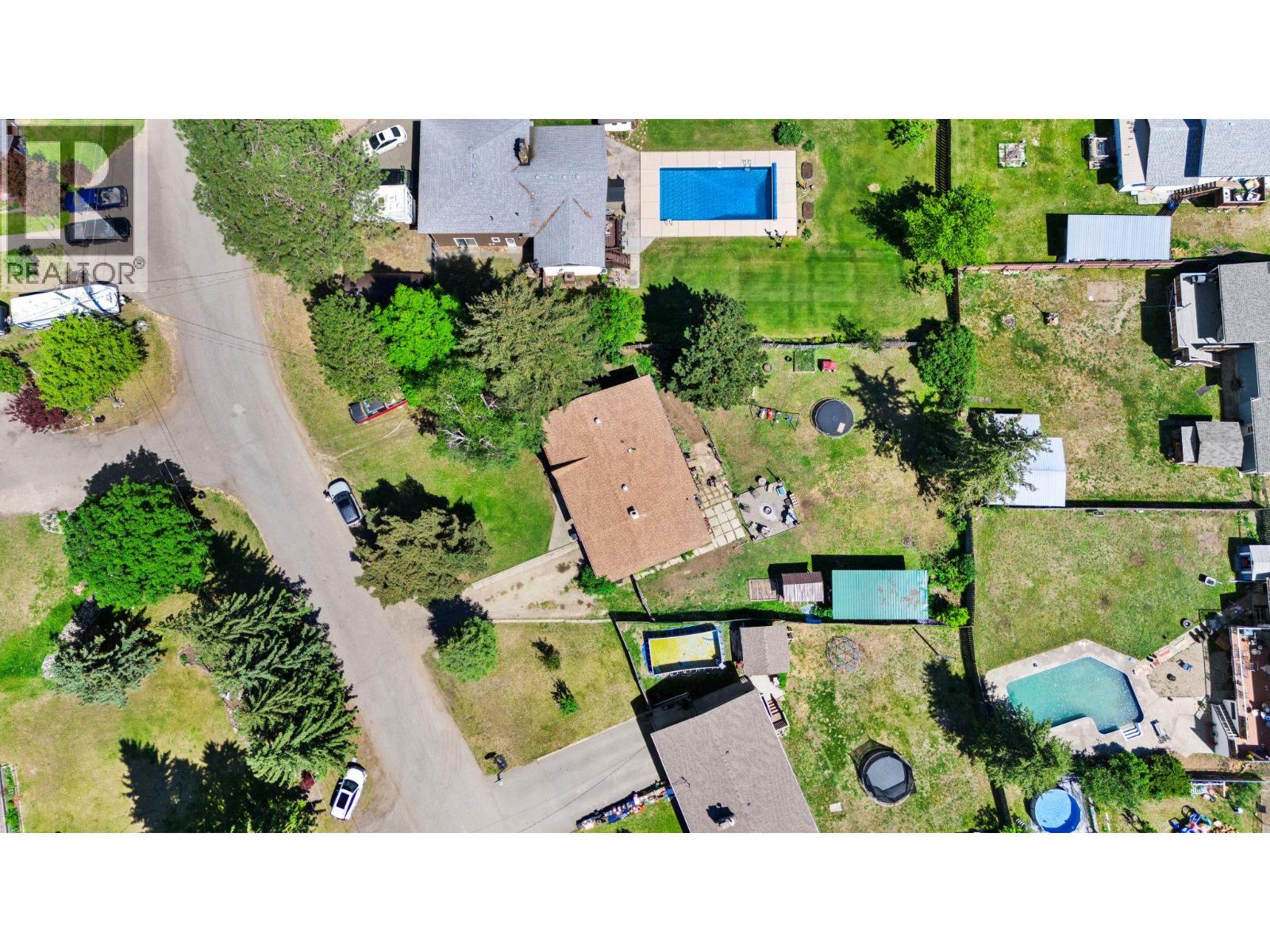 4686 SPRUCE Crescent - 8