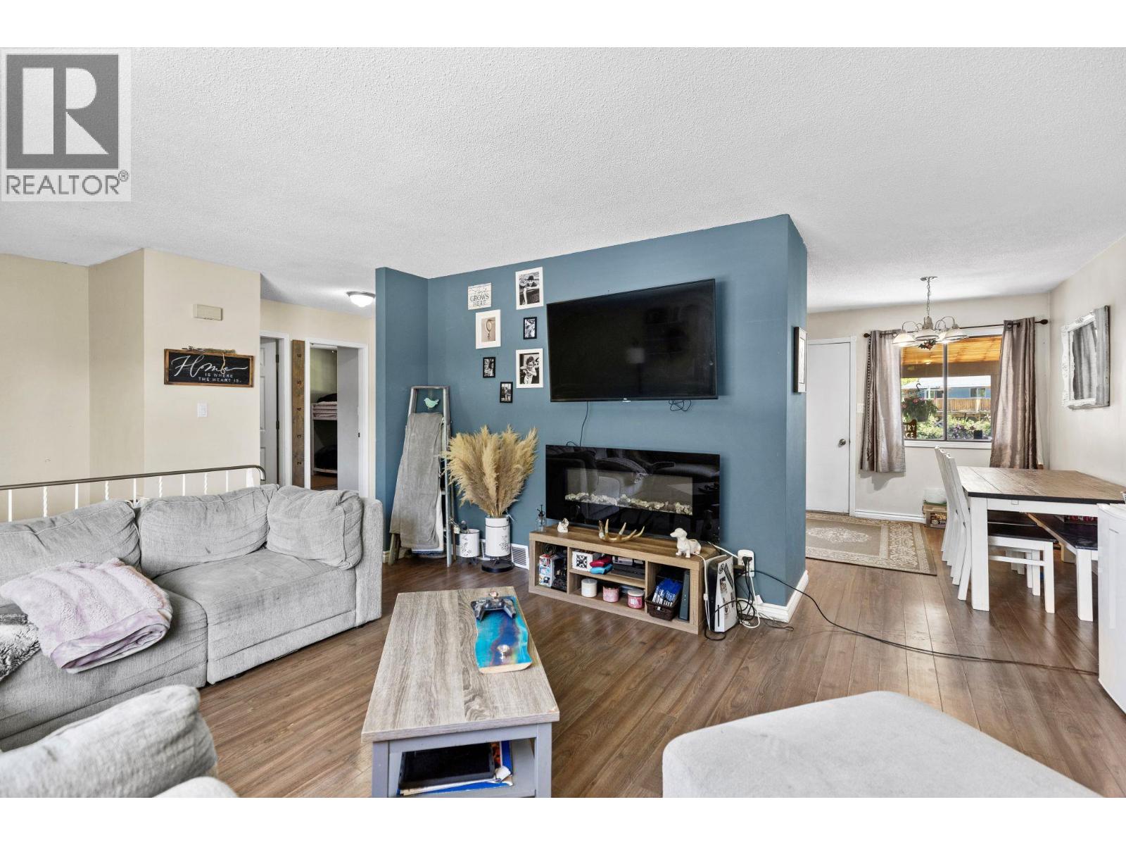 4686 SPRUCE Crescent - 12