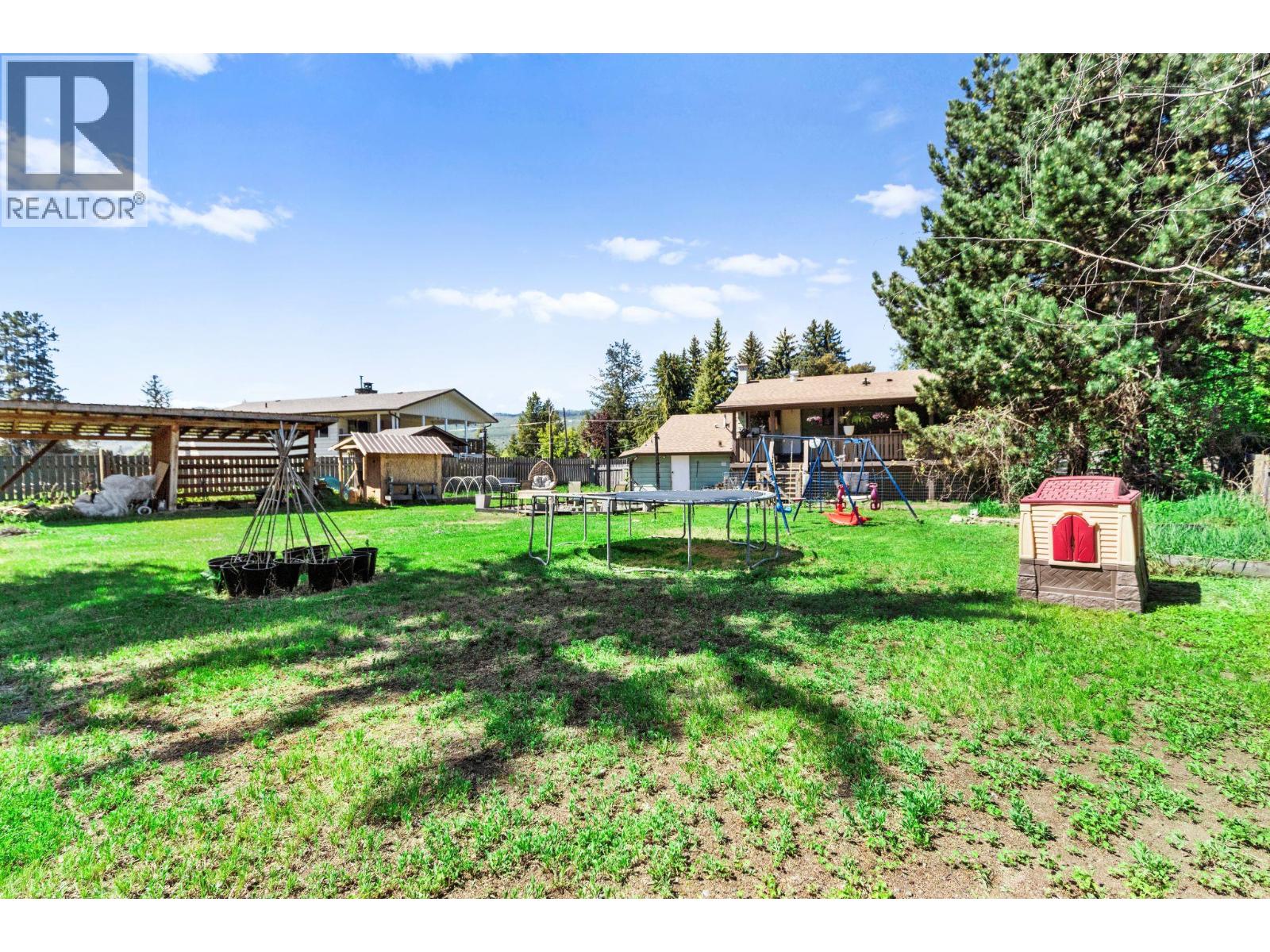 4686 SPRUCE Crescent - 31
