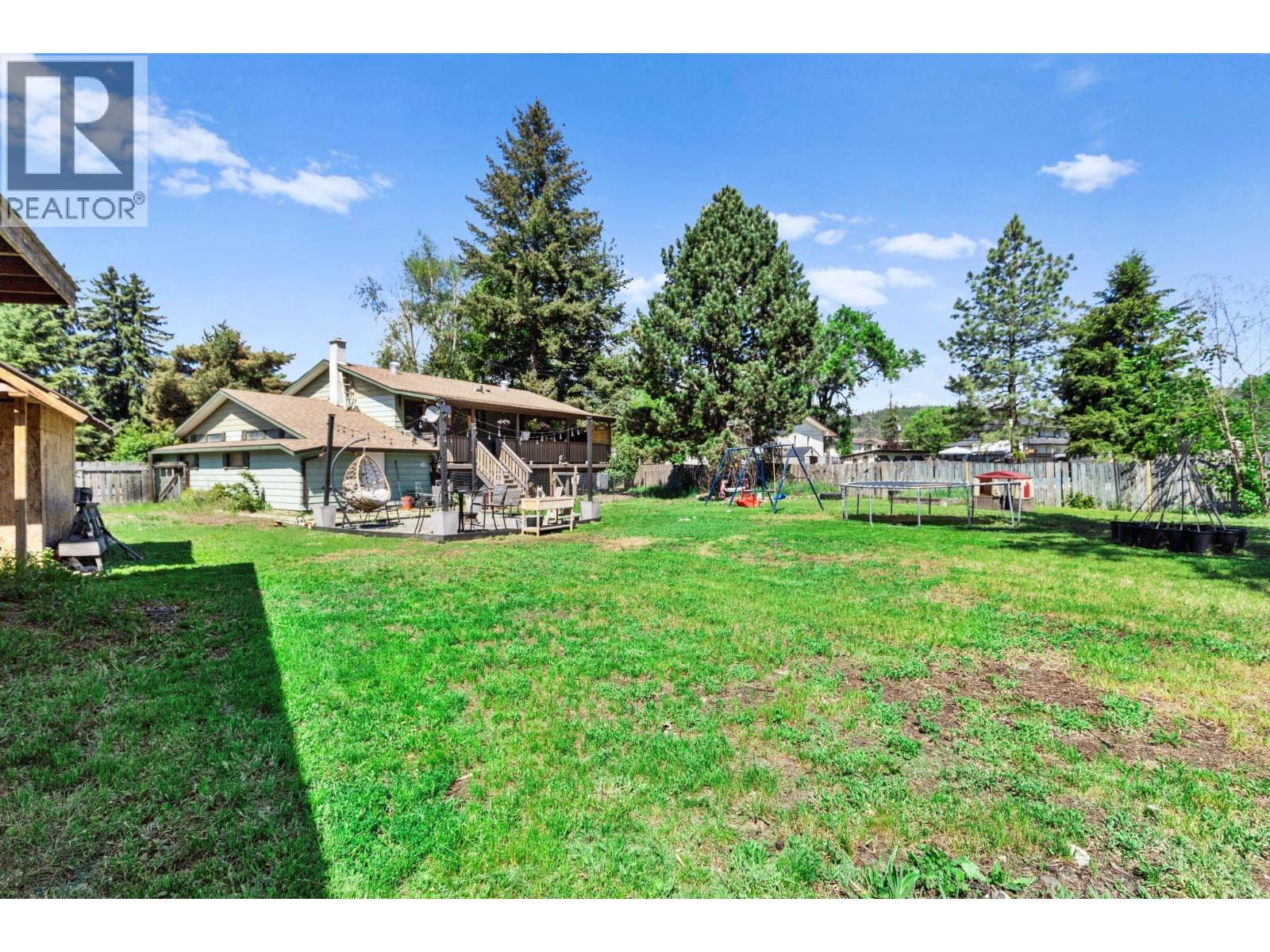 4686 SPRUCE Crescent - 30