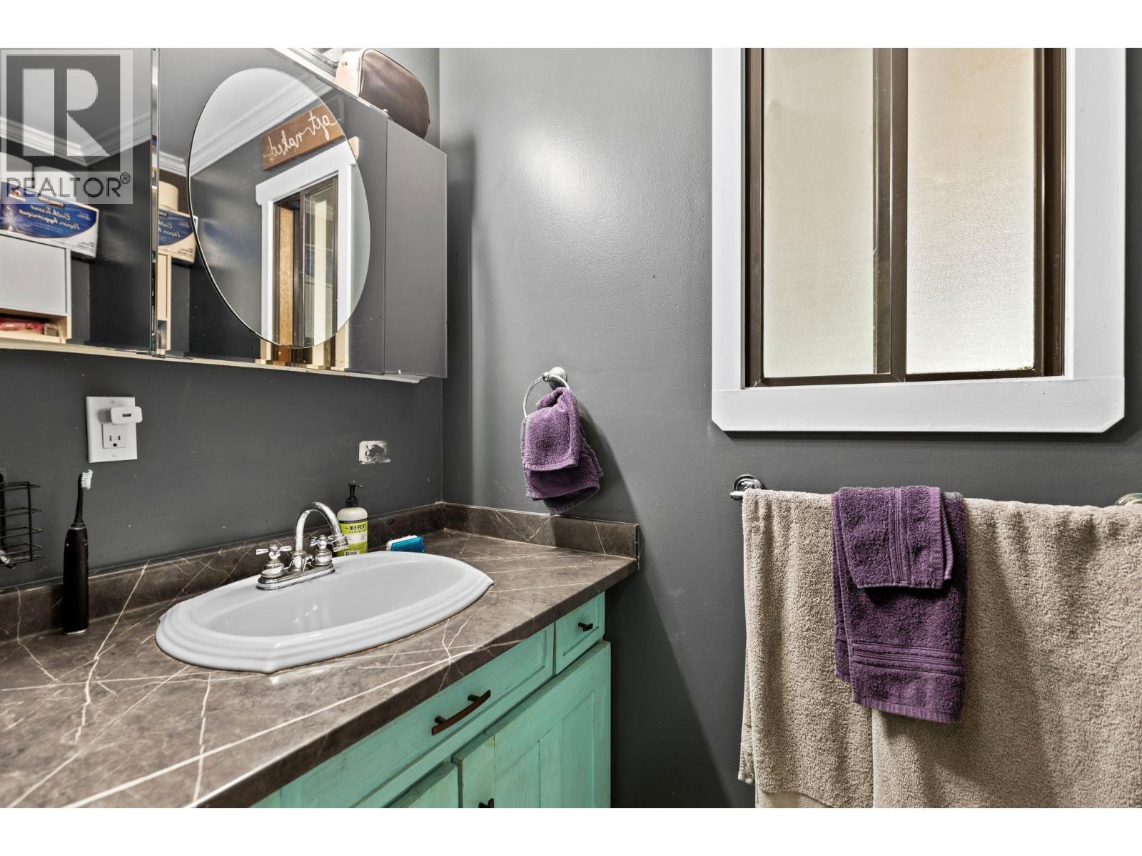 4686 SPRUCE Crescent - 19