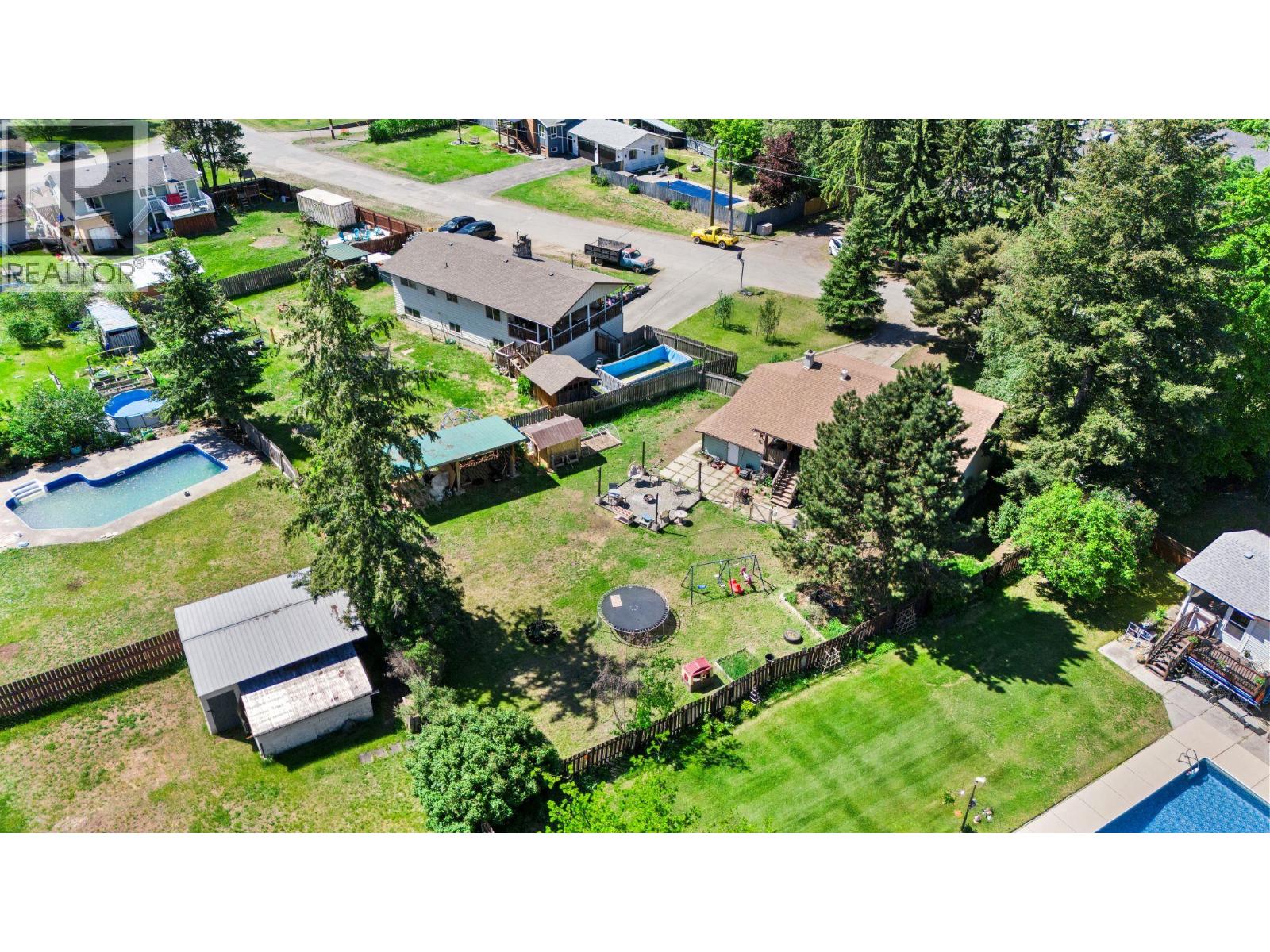 4686 SPRUCE Crescent - 5