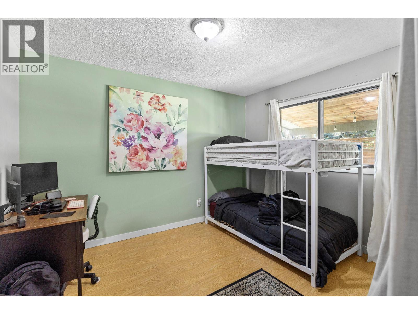 4686 SPRUCE Crescent - 18