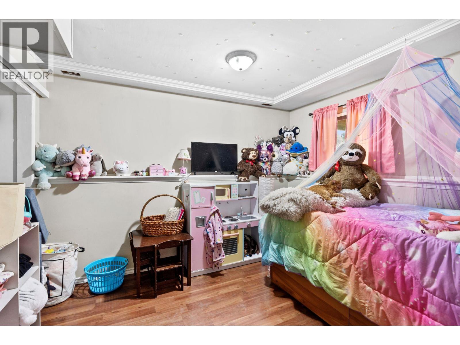 4686 SPRUCE Crescent - 22