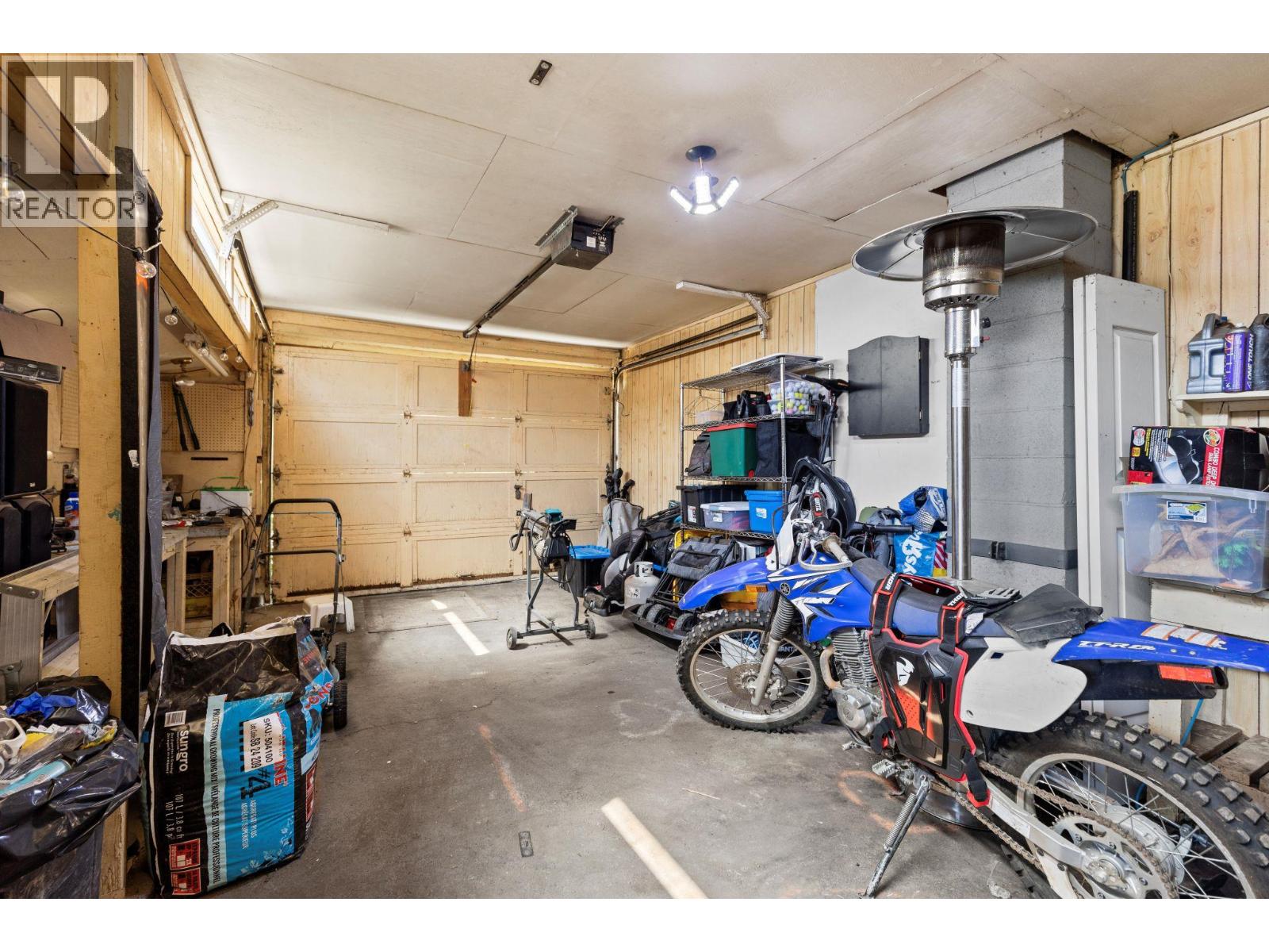 4686 SPRUCE Crescent - 29