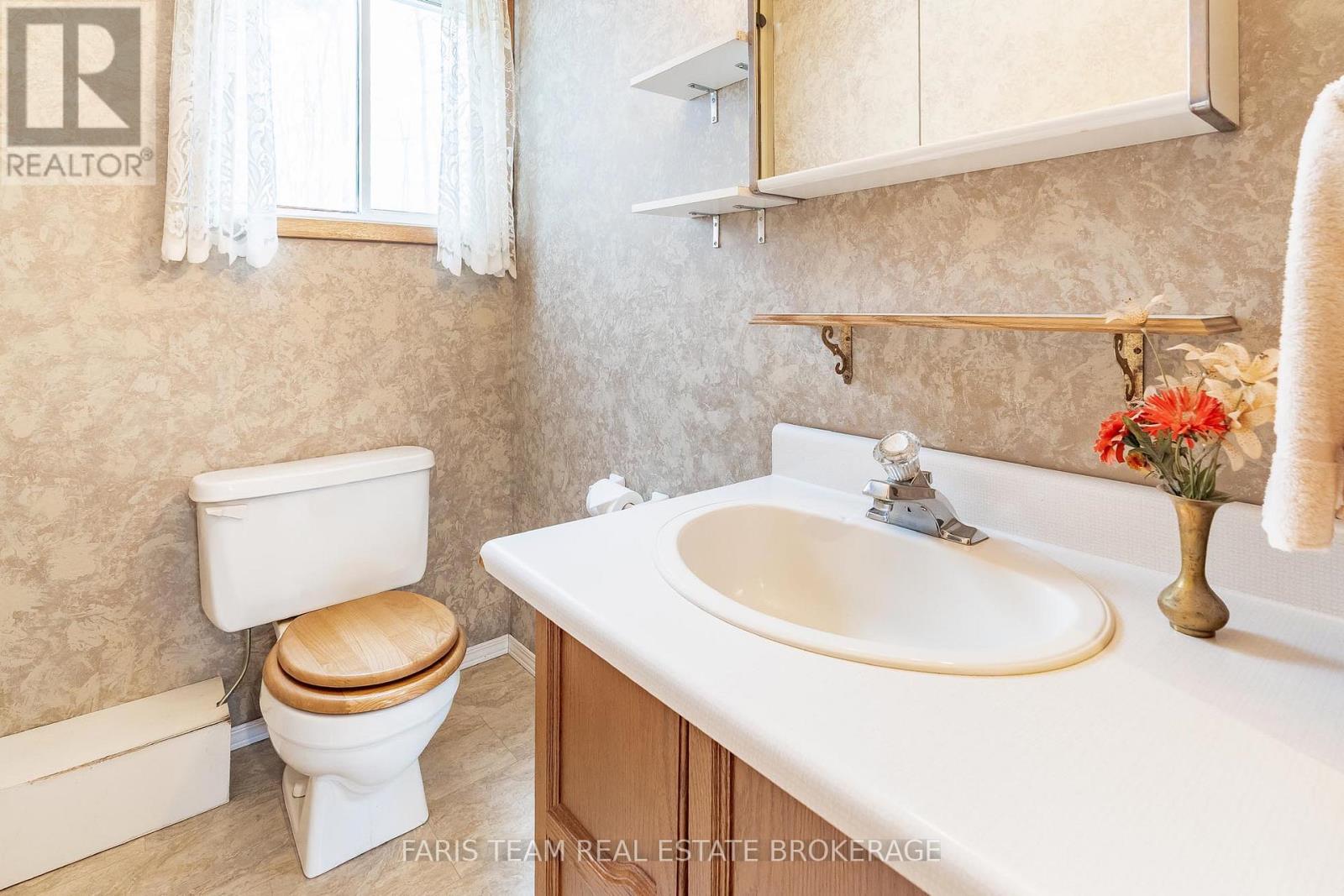 21 POOLES ROAD - 33