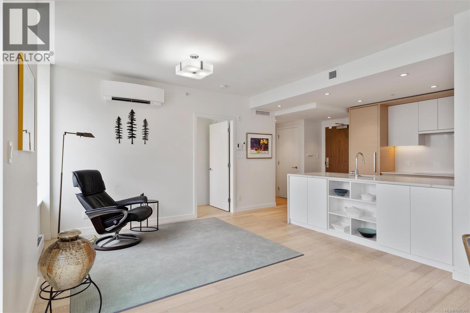 404 530 Michigan Street, Victoria