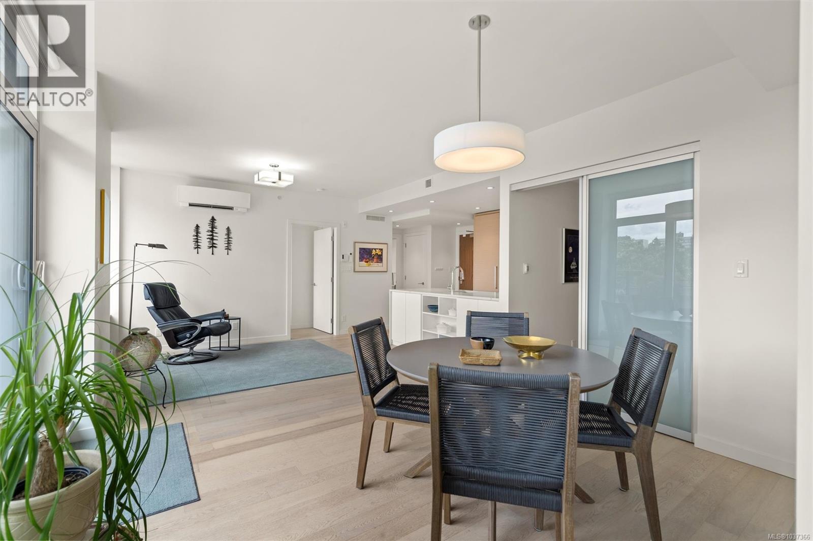 404 530 Michigan Street, Victoria