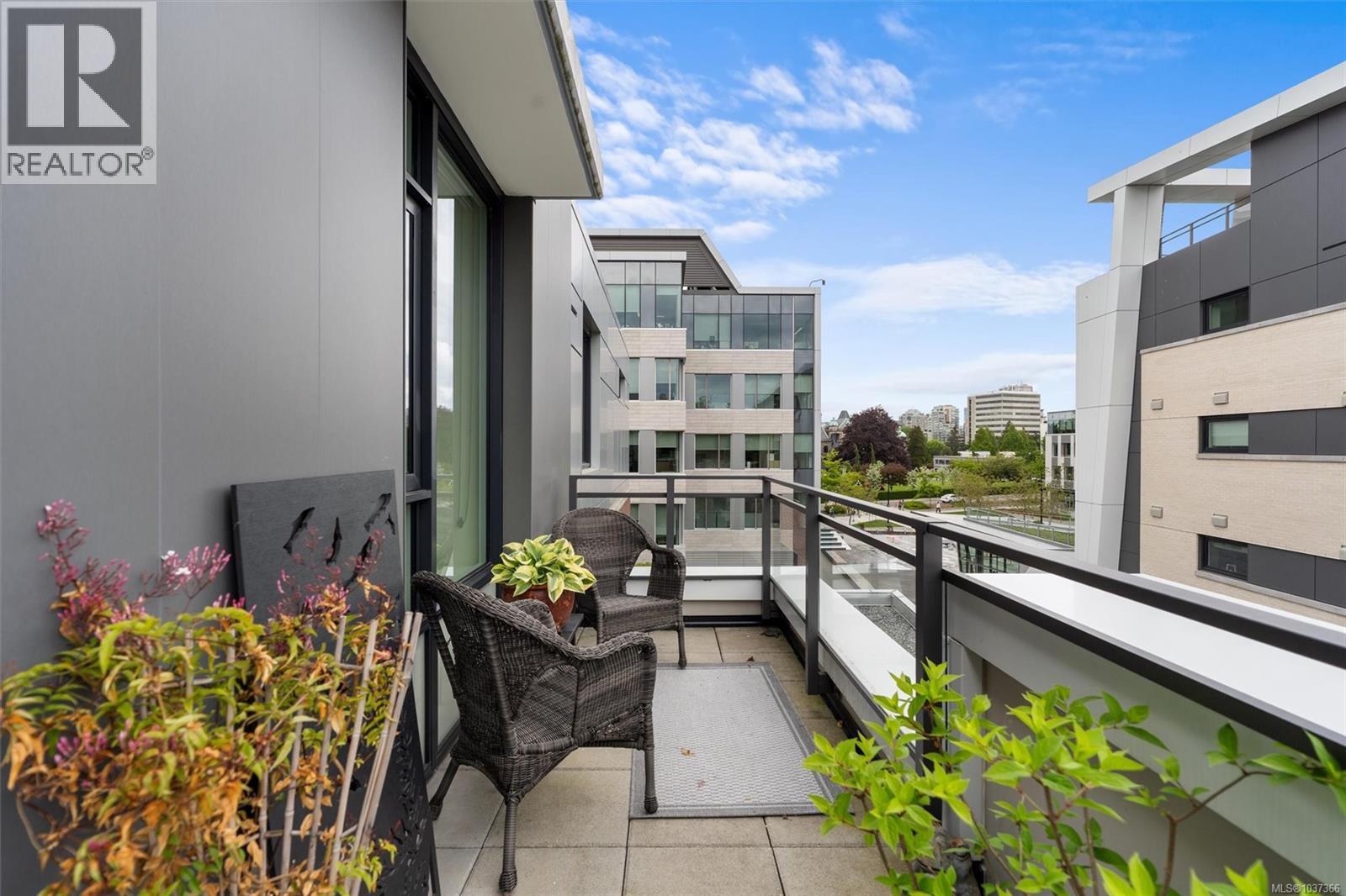 404 530 Michigan Street, Victoria