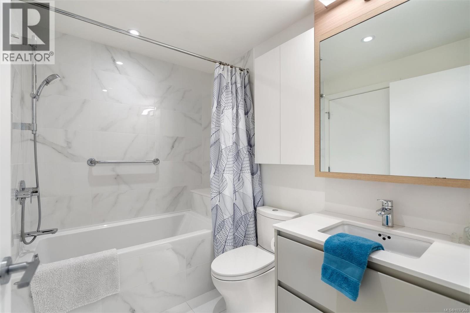 404 530 Michigan Street, Victoria