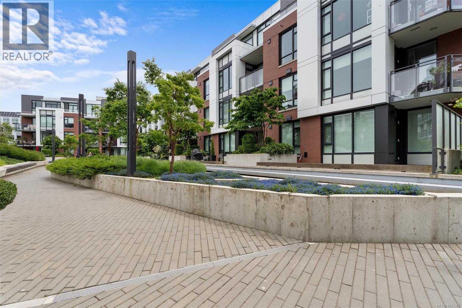 404 530 Michigan Street, Victoria