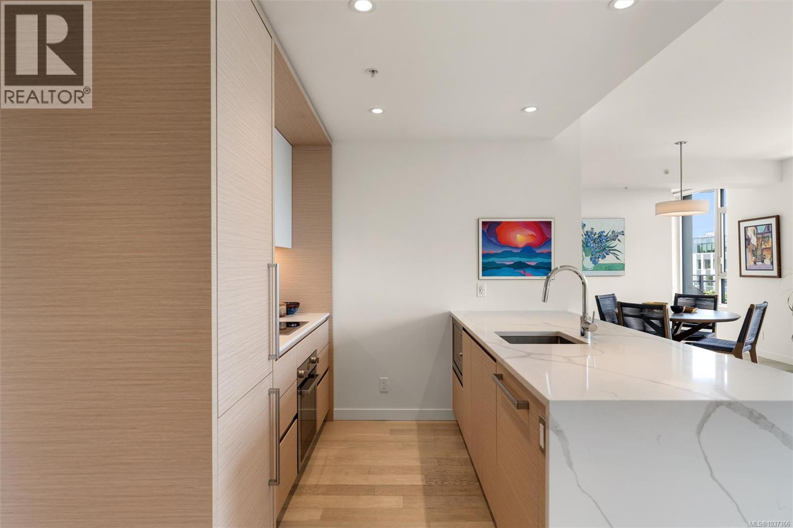 404 530 Michigan Street, Victoria