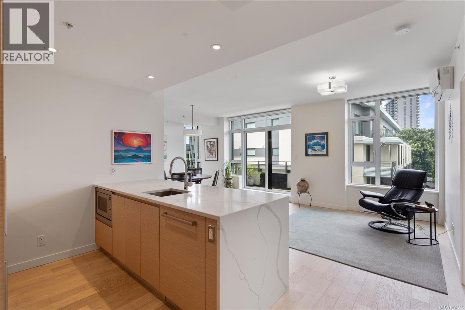 404 530 Michigan Street, Victoria