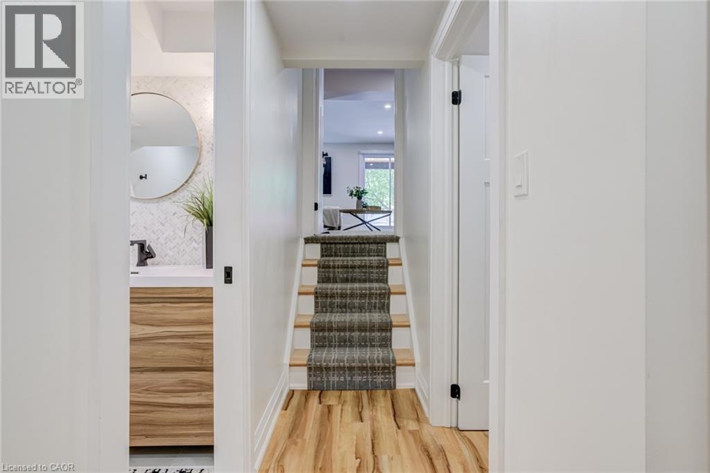 27 BLOOMSBURY Court - 26