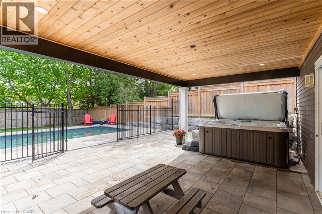 27 BLOOMSBURY Court - 36