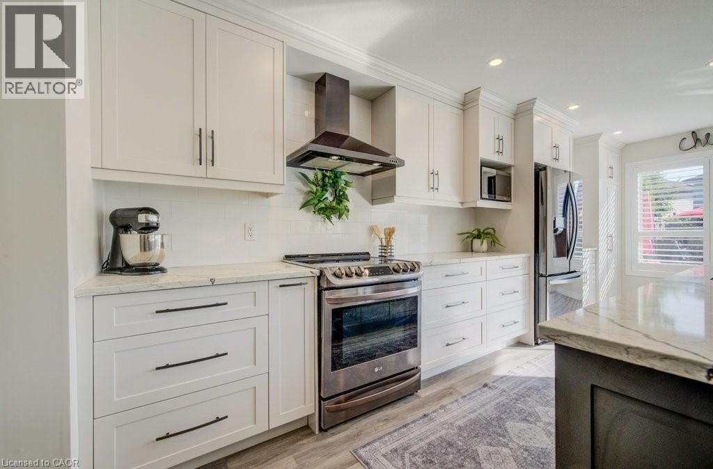 35 HAWKINS Drive - 26