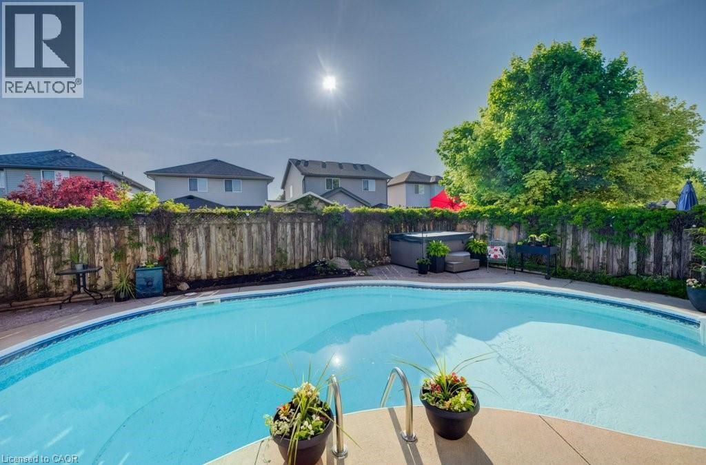 35 HAWKINS Drive - 43