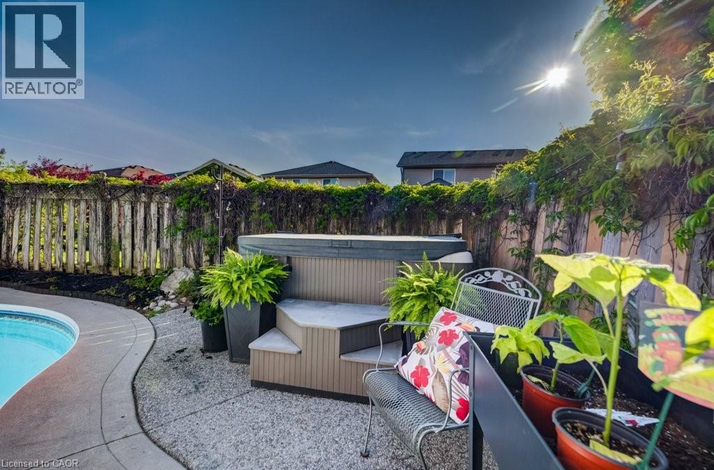 35 HAWKINS Drive - 45