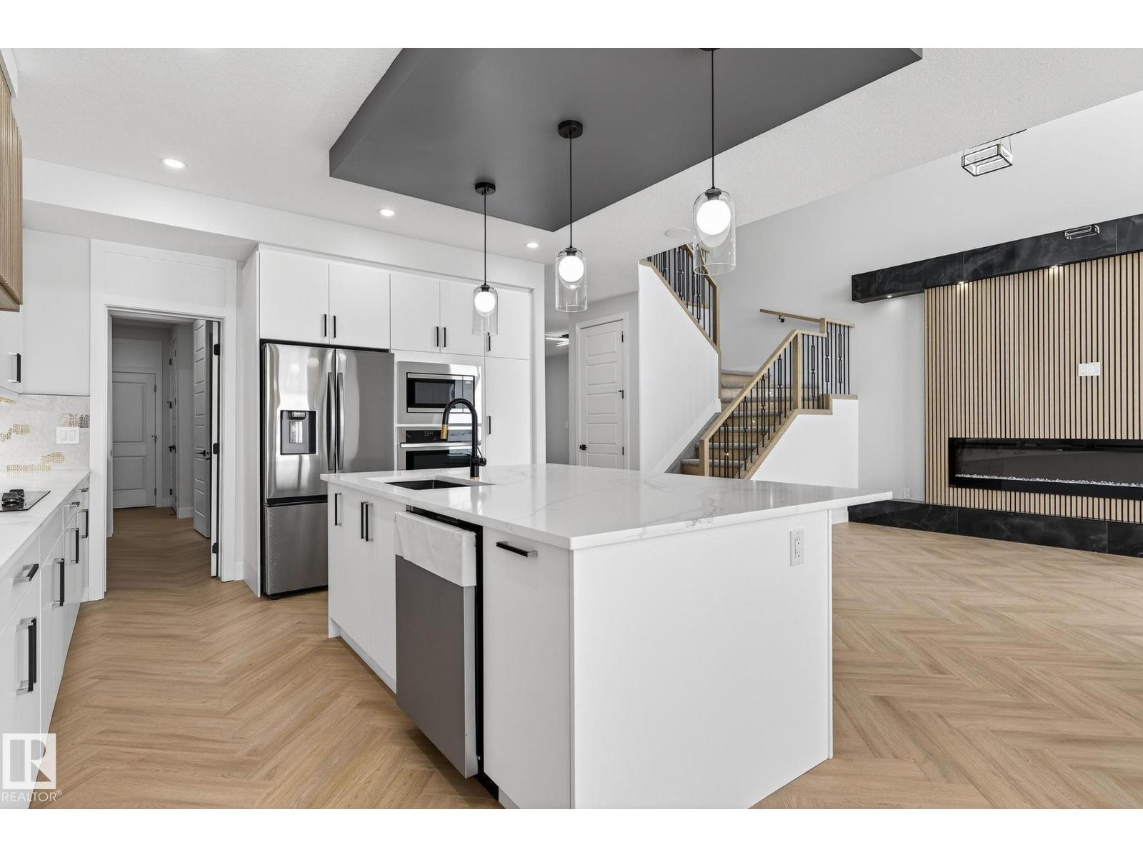 2316 63 AV NE - 10