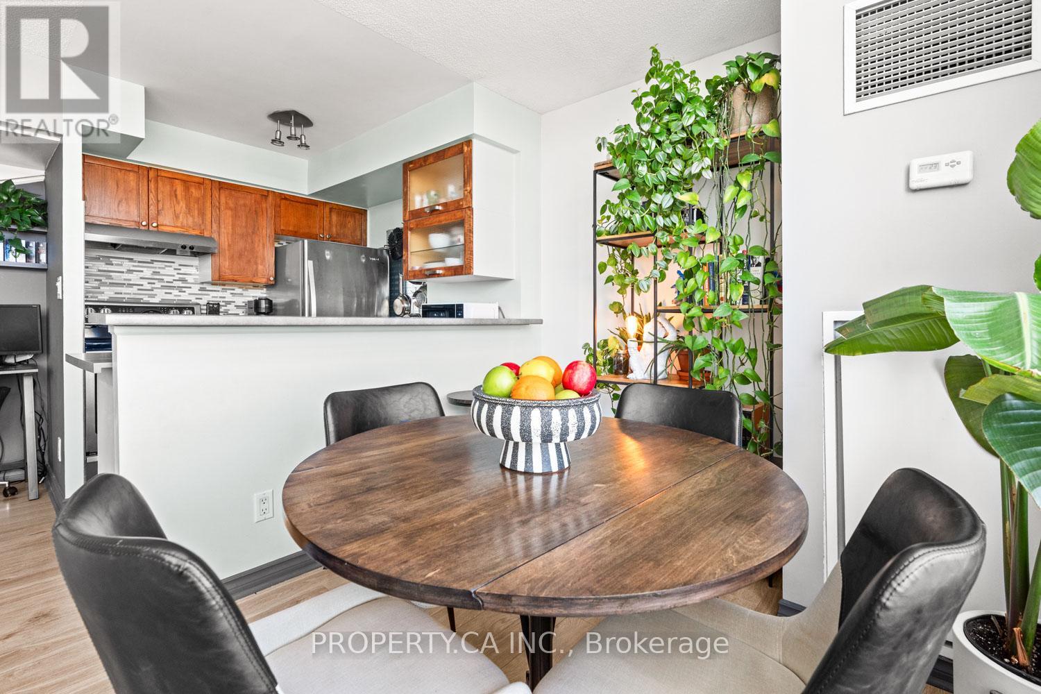 #421 200 MANITOBA STREET - 9
