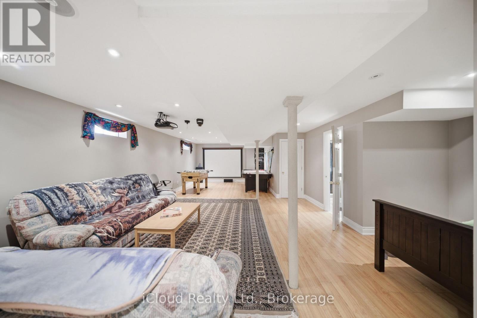 7389 SANDHURST DRIVE - 33