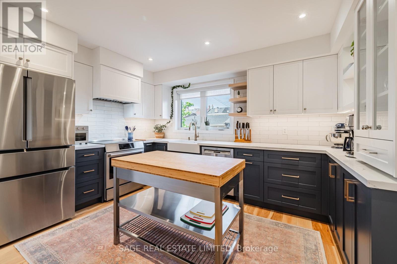 39A UXBRIDGE AVENUE - 12