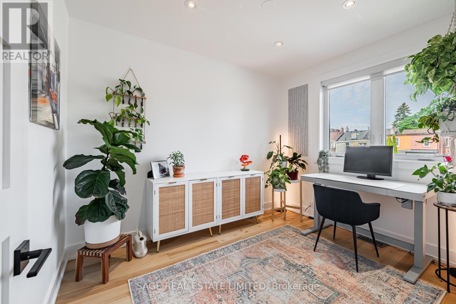 39A UXBRIDGE AVENUE - 24