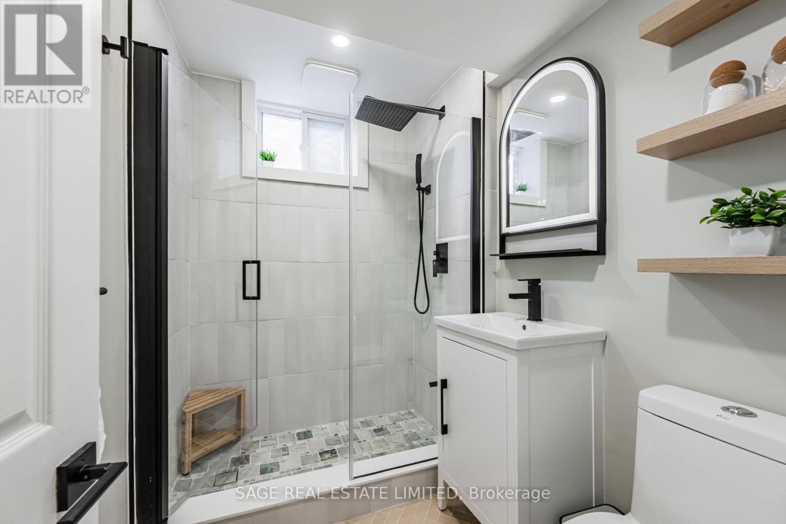 39A UXBRIDGE AVENUE - 34