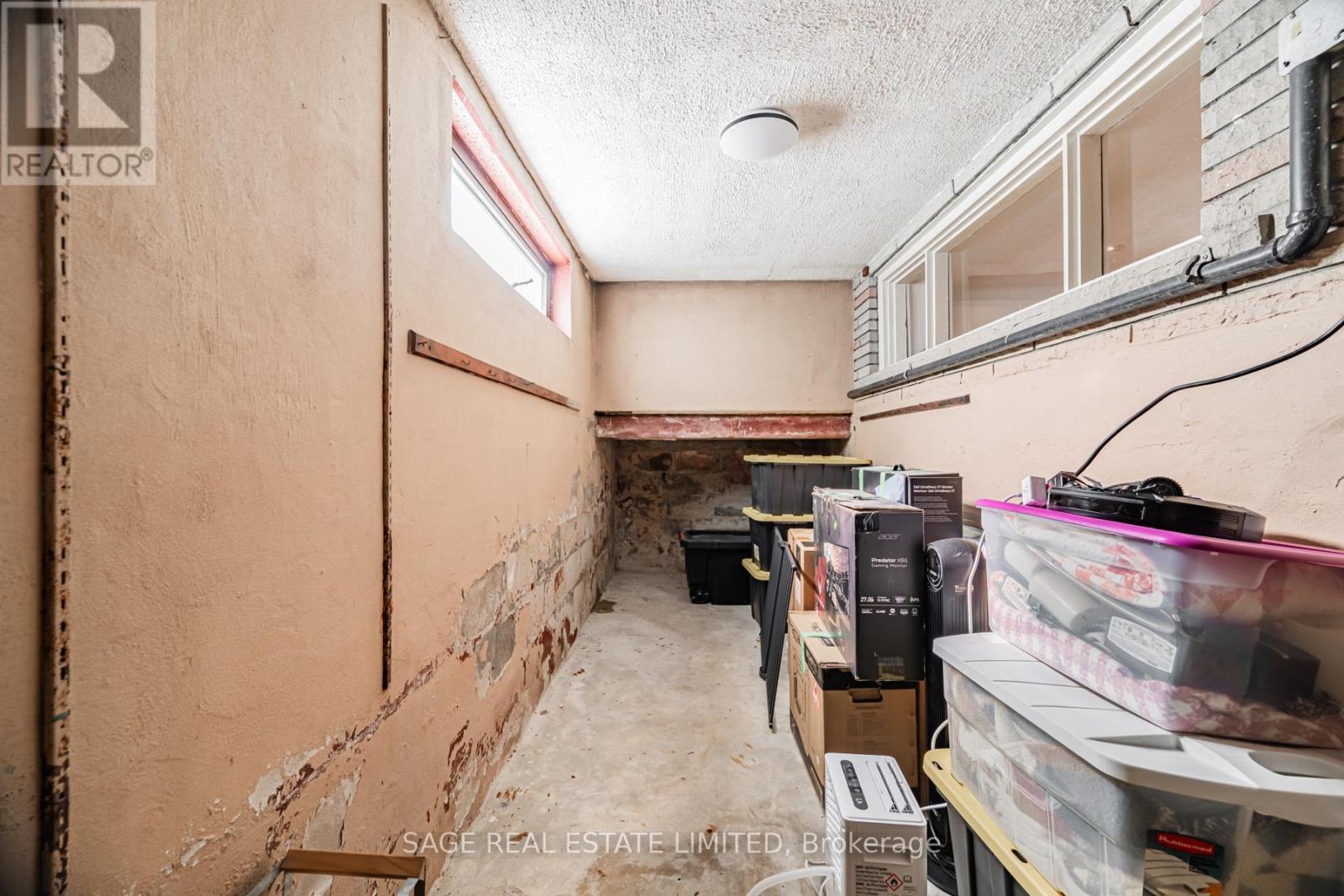 39A UXBRIDGE AVENUE - 36
