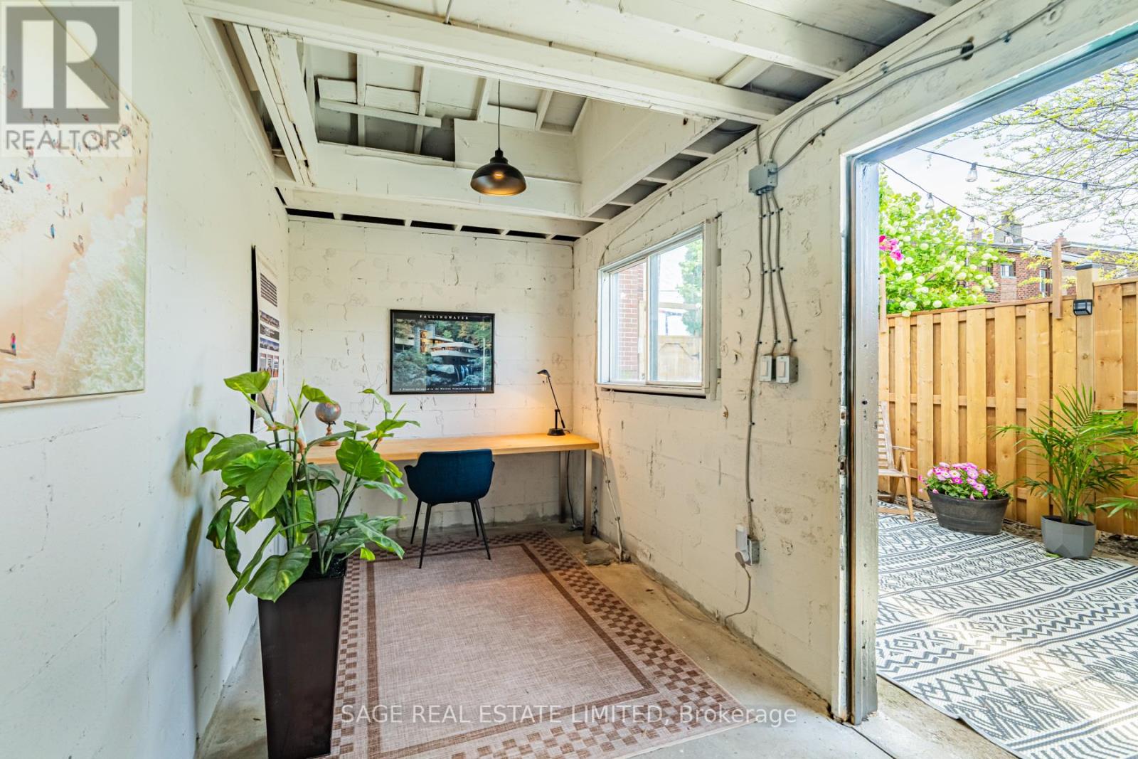 39A UXBRIDGE AVENUE - 42