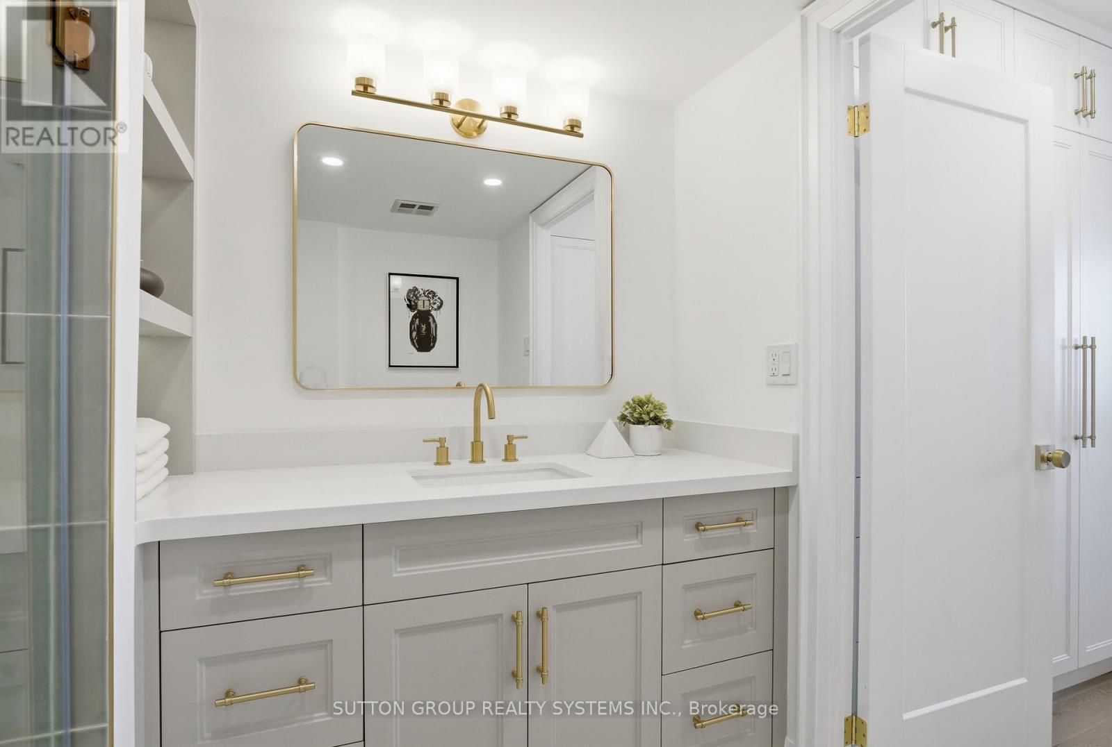 #2002 1320 ISLINGTON AVENUE - 43