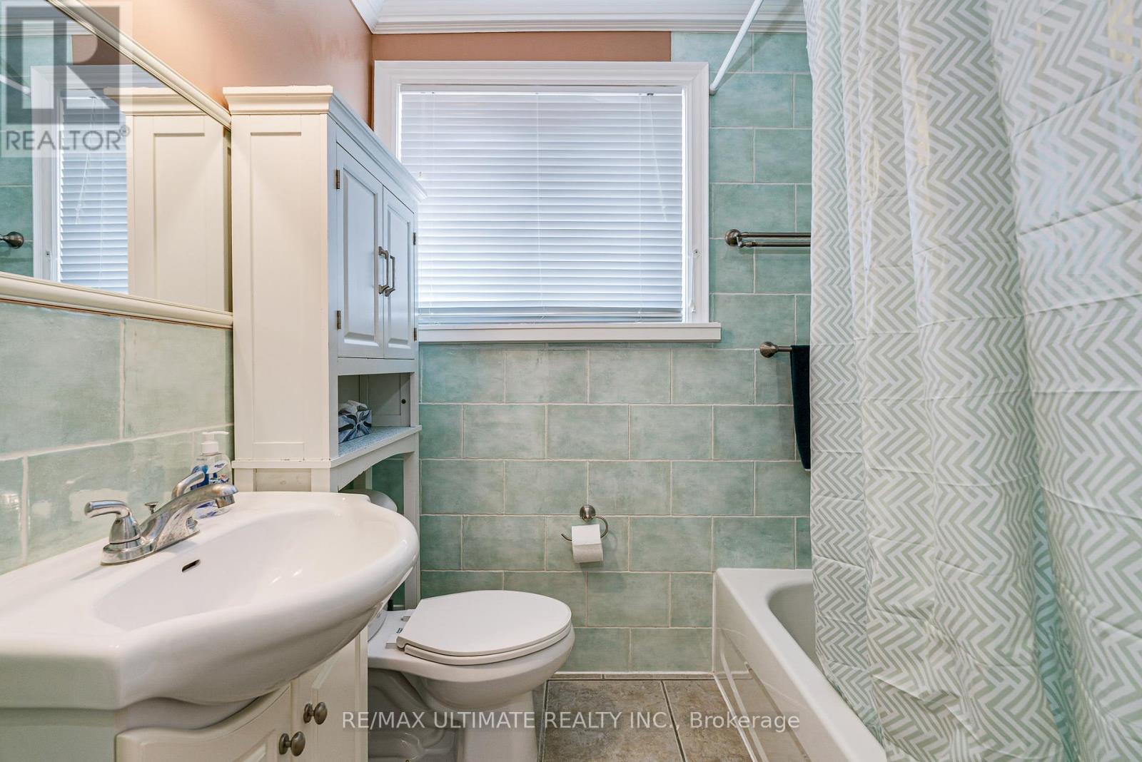 2 GEORGE ANDERSON COURT - 27