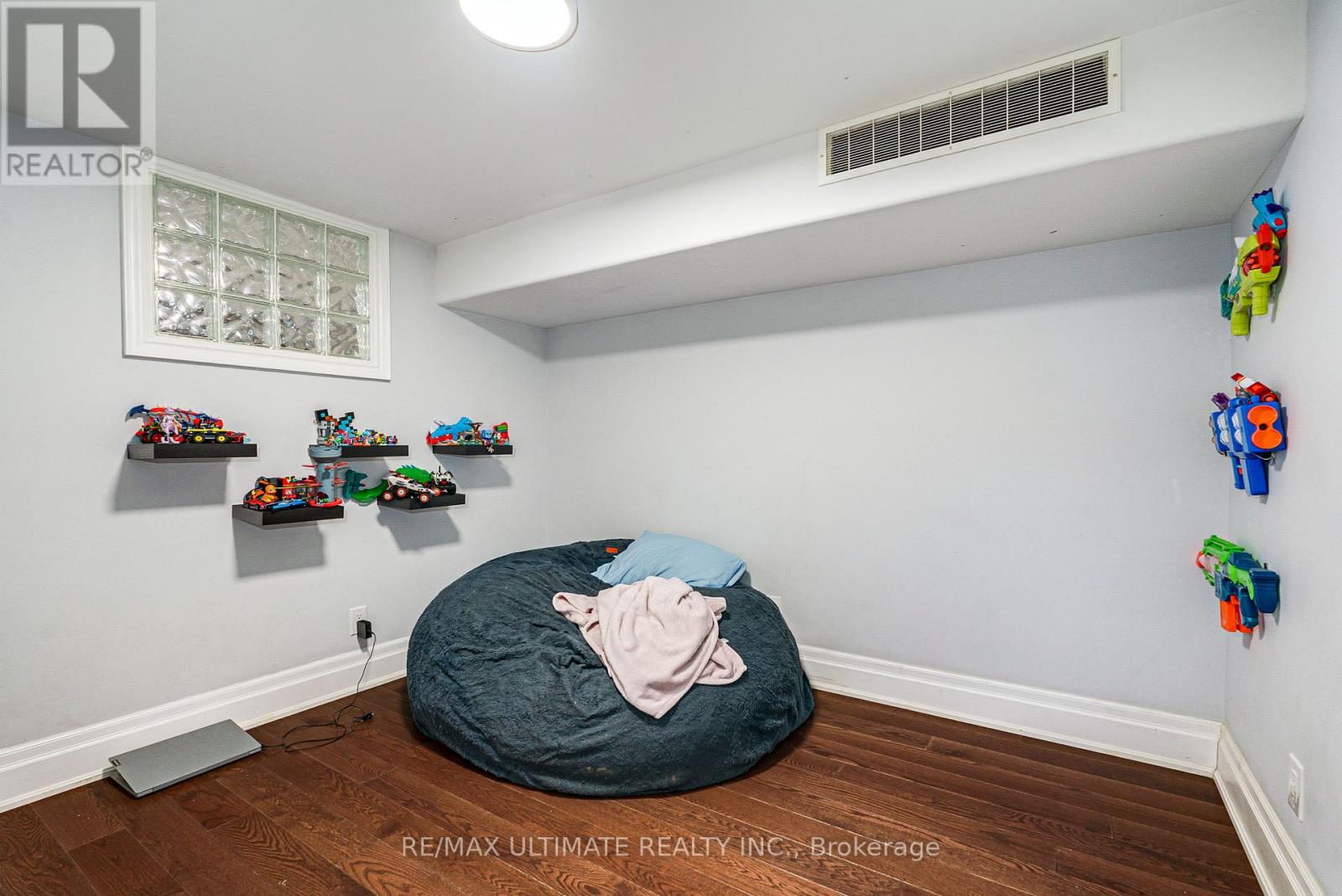 2 GEORGE ANDERSON COURT - 32