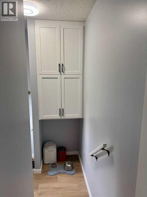 16 Woodfield Court SW - 16